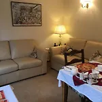 Bed & Breakfast Grove House 4*