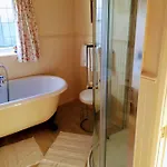 Bed & Breakfast Grove House