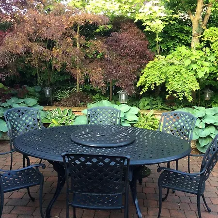 Grove House Bed & Breakfast