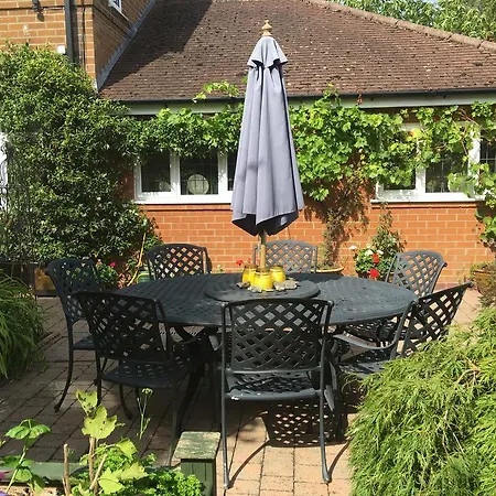 Bed & Breakfast Grove House 4*