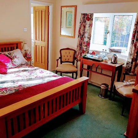 Couette-café Grove House Bed & Breakfast 4*