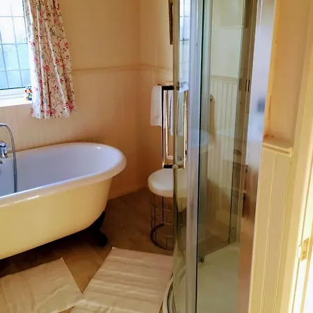Bed & Breakfast Grove House
