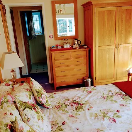 Grove House Bed & Breakfast 4*